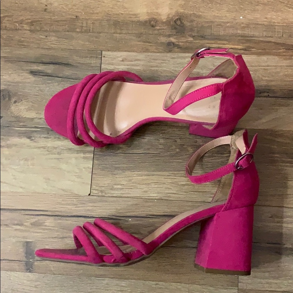 Heels - Picture 2 of 3